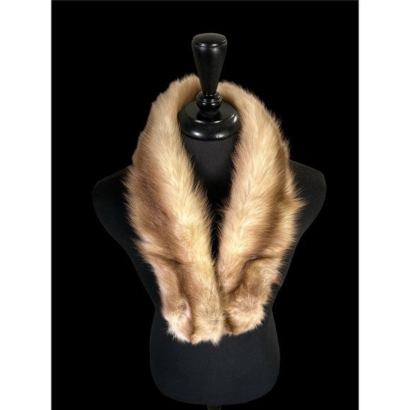 Unique Vintage Accessories - Vintage Fox Fur Pelts Scarf/Boa Wrap/Collar w/no closure